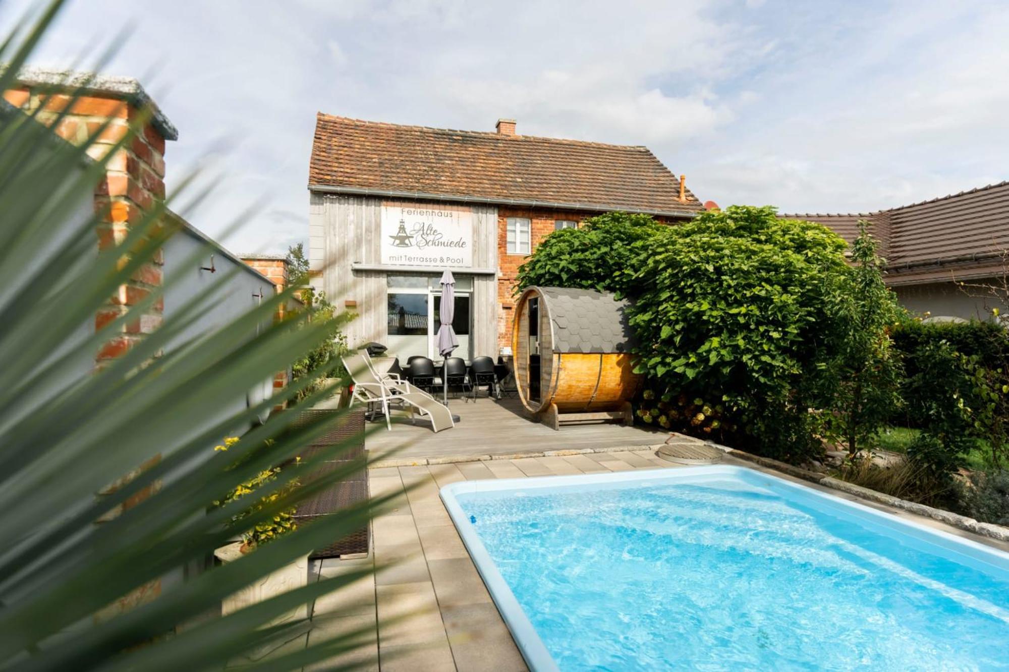 Alte Schmiede Mit Sauna, Pool Und Whirpool Im Aussenbereich Schoenstes Ferienhaus Der Lausitz Elsterheide Luaran gambar
